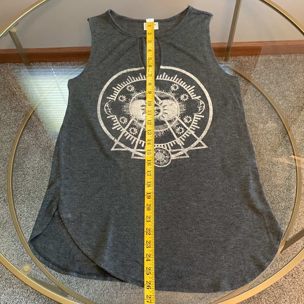 H.I.P. Sleeveless Tee Size S - Picture 7 of 11